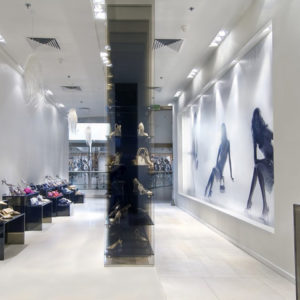 90_Menbur-and-Pilar-Abril-store-by-A-D-design-Warsaw-300x300.jpg