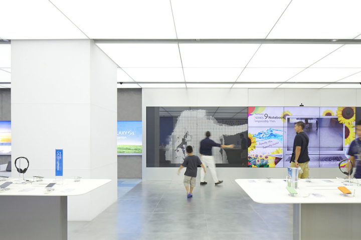 17_Samsung-Experience-store-by-OMA-Singapore-05.jpg