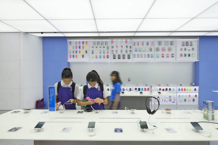 16_Samsung-Experience-store-by-OMA-Singapore-06.jpg