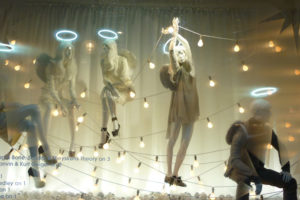 4_Selfridges-white-Christmas-windows-300x200.jpg