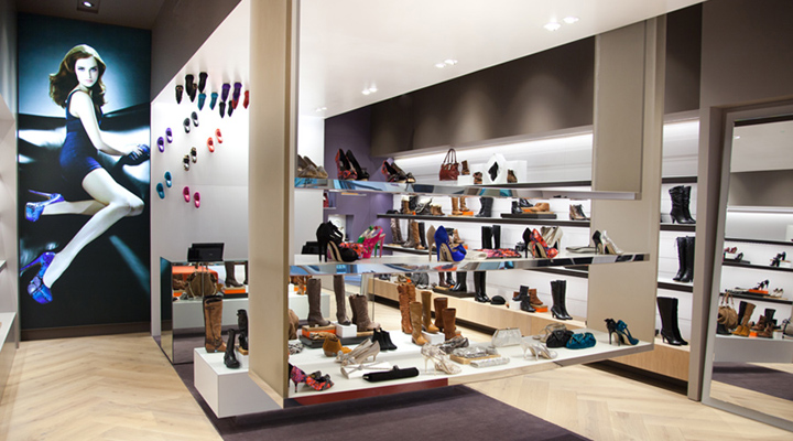 12_Dune-Catwalk-shoe-store-by-Four-by-Two-04.jpg