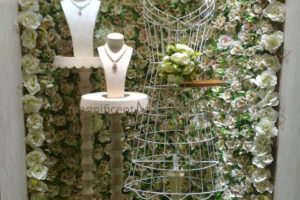 7_Mondial-window-display-Jakarta-300x200.jpg