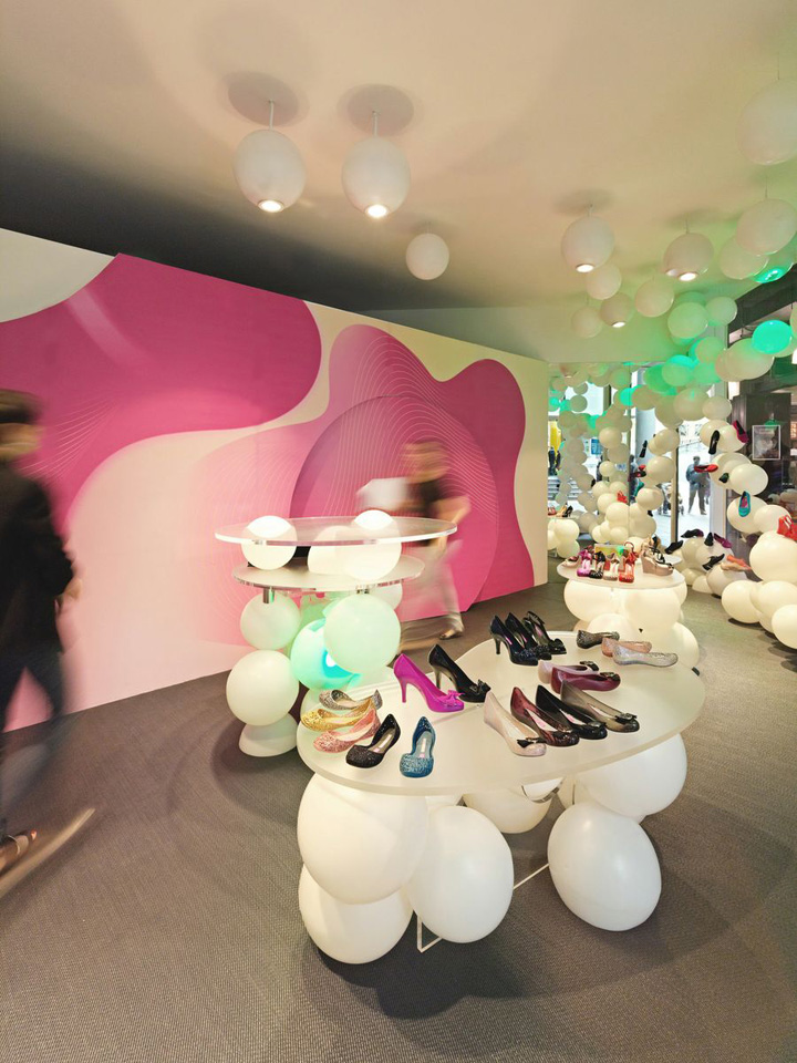 15_Melissa-shoes-flagship-store-Edwards-Moore-Melbourne-06.jpg