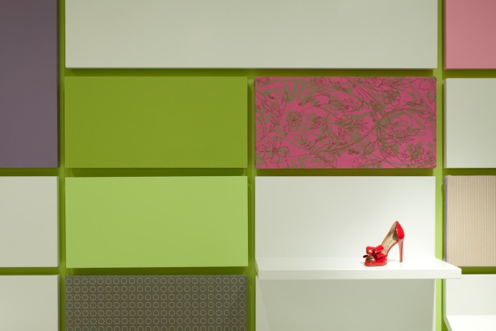 20_Shoebox-store-by-Sergio-Mannino-Studio-New-York-City-08.jpg