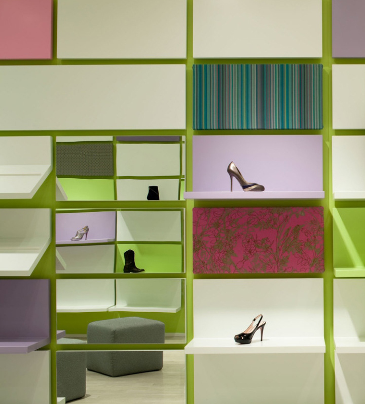 22_Shoebox-store-by-Sergio-Mannino-Studio-New-York-City-06.jpg