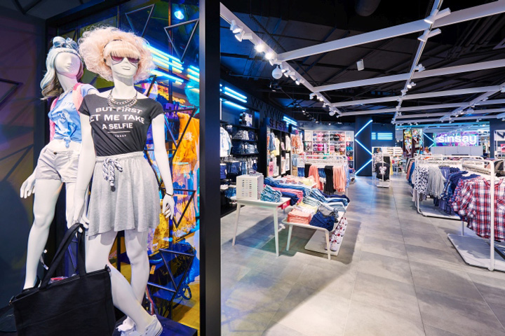 10_Sinsay-Store-by-LPP-SA-Warsaw-Poland.jpg