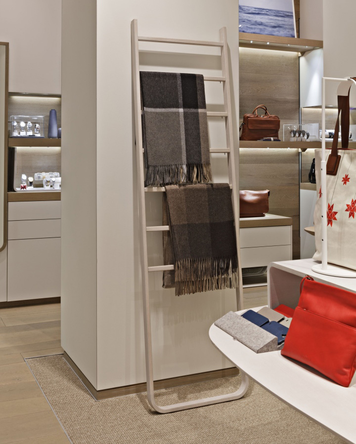 20_SKAGEN-stores-by-UXUS-London-12.jpg