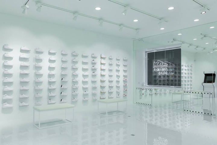 10_Sneakerhead-White-Store-by-Bureau-Praktika-Moscow-Russia.jpg
