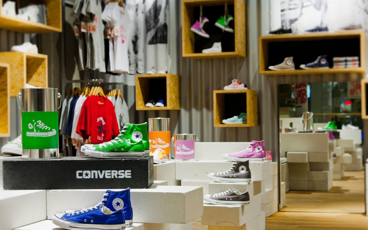 27_SOUL-concept-shoe-store-by-A-D-design-Warsaw-04.jpg
