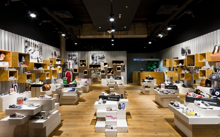29_SOUL-concept-shoe-store-by-A-D-design-Warsaw-01.jpg