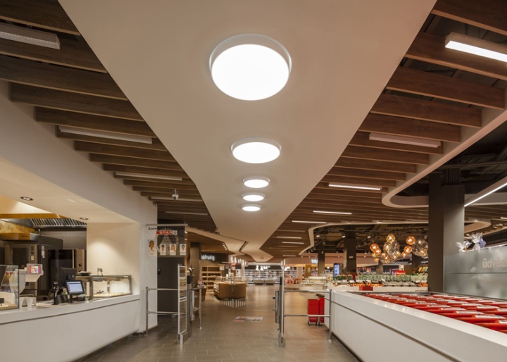 39_Spar-supermarket-flagship-store-by-LAB5-architects-Budapest-Hungary-03.jpg
