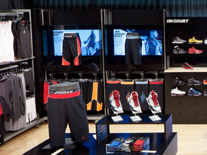 12_Jordan-store-interactive-display-by-Michael-Eaton-02.jpg