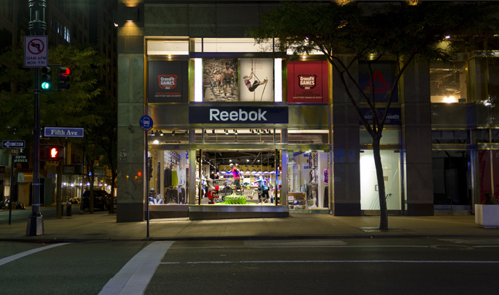 15_Reebok-Fit-Hub-store-Trinity-Building-Construction-New-York-03.jpg