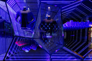 6_adidas-Climachill-Innovation-Lab-by-URBANTAINER-Seoul-South-Korea-300x200.jpg