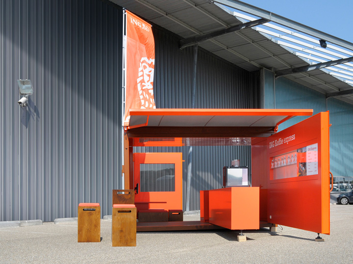 14_Storeage-creates-mobile-coffee-bar-and-office-for-ING-03.jpg