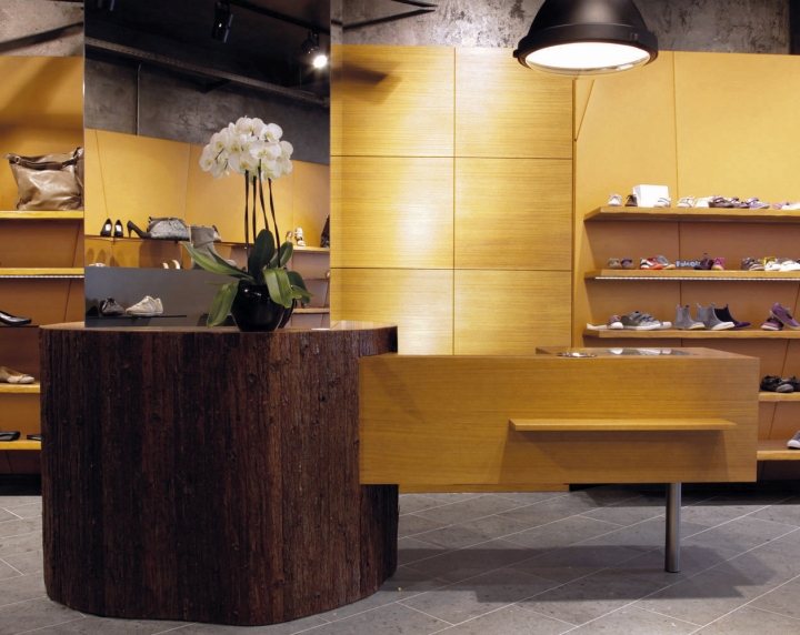 19_Stratmann-Shoes-Store-by-Kitzig-Interior-Design-Meschede-Germany-07.jpg