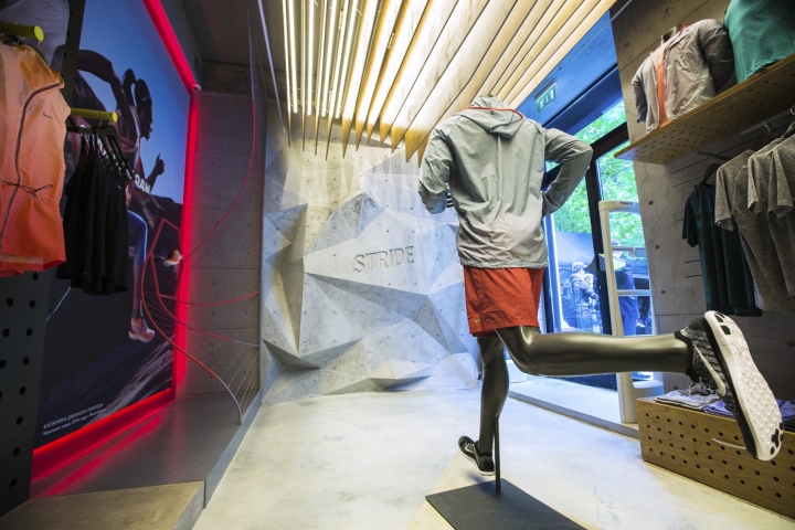 10_Stride-Running-Store-Branding-by-Rosie-Lee-Moscow-Russia.jpg