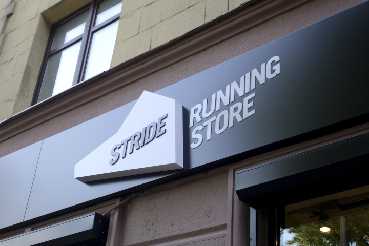 47_Stride-Running-Store-Branding-by-Rosie-Lee-Moscow-Russia-20.jpg