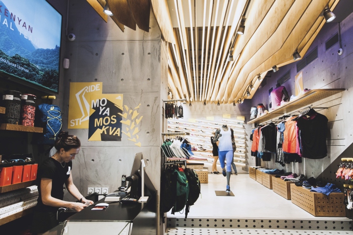 53_Stride-Running-Store-Branding-by-Rosie-Lee-Moscow-Russia-14.jpg