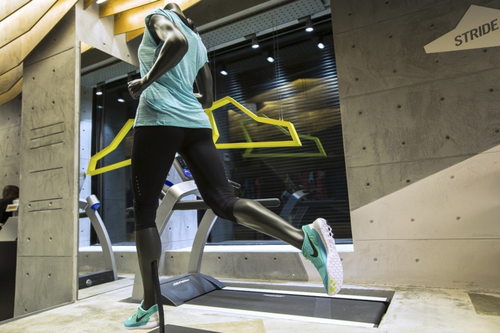 51_Stride-Running-Store-Branding-by-Rosie-Lee-Moscow-Russia-16.jpg
