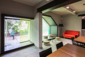 7_Youth-Hostel-of-iD-Town-by-O-office-Architects-Shenzhen-China-300x200.jpg