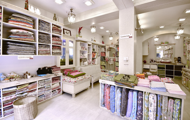 22_SWAAS-store-by-R-D-AND-M-ARCHITECTS_YAD7207.jpg