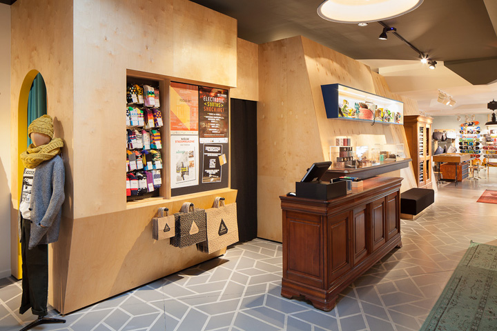 8_Tarmak-sneaker-store-by-Pinkeye-Sint-Niklaas-Netherlands.jpg
