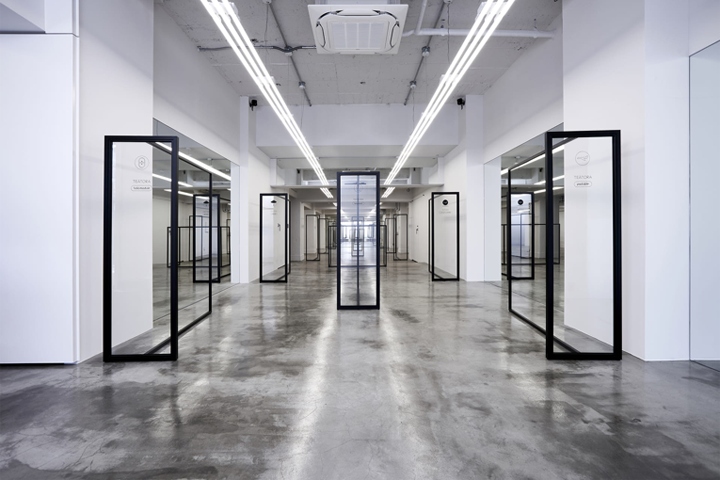 7_Teatora-store-Tokyo-Japan.jpg