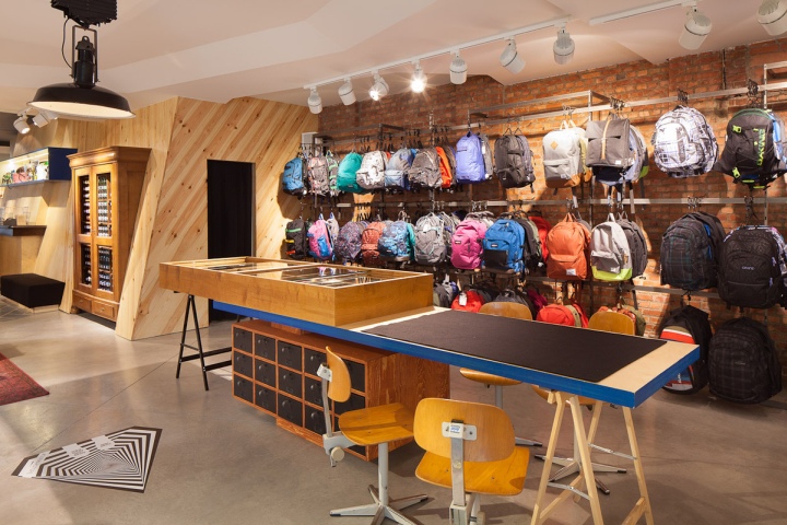 35_Tarmak-sneaker-store-by-Pinkeye-Sint-Niklaas-Netherlands-04.jpg
