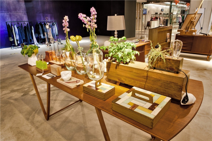 31_The-Fashion-Door-Flagship-Store-by-Bloom-Design-Guangzhou-China-18.jpg