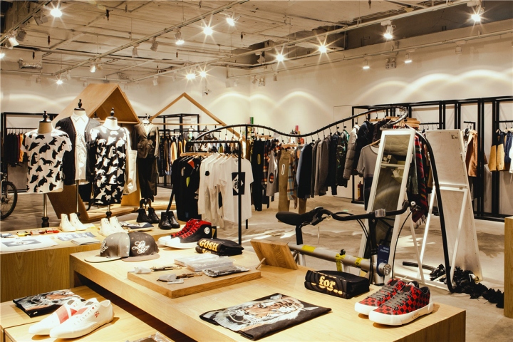 33_The-Fashion-Door-Flagship-Store-by-Bloom-Design-Guangzhou-China-16.jpg