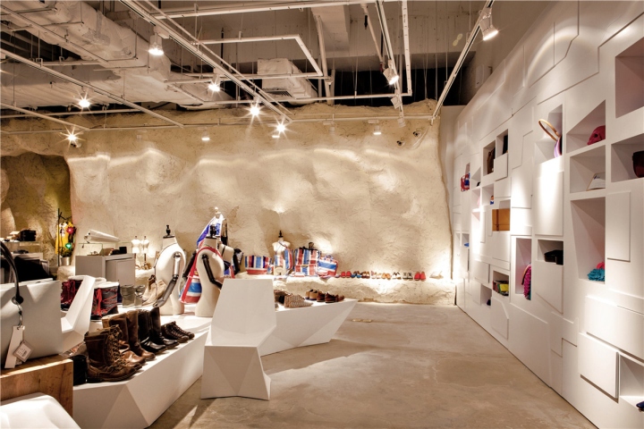 39_The-Fashion-Door-Flagship-Store-by-Bloom-Design-Guangzhou-China-10.jpg
