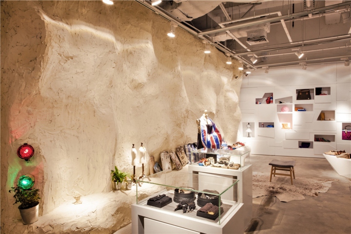 40_The-Fashion-Door-Flagship-Store-by-Bloom-Design-Guangzhou-China-09.jpg