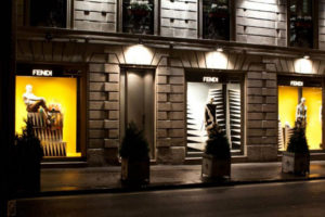 7_Fendi-shop-windows-Milan-300x200.jpg