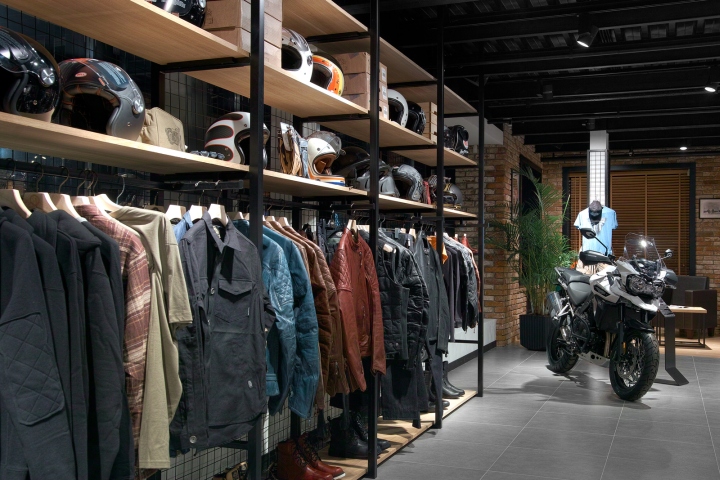 31_Triumph-motorcycle-store-by-Alex-Feskov-Moscow-Russia09.jpg
