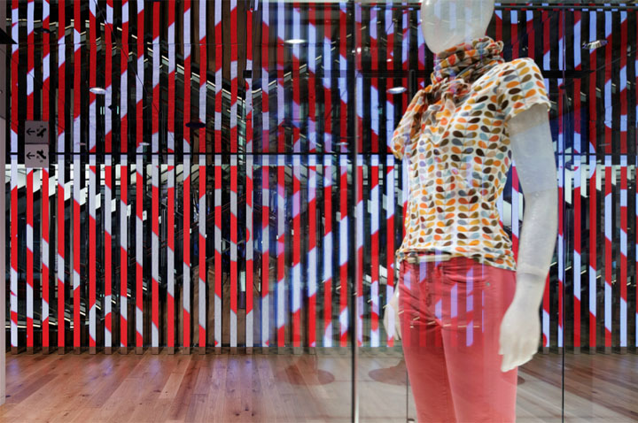 42_Uniqlo-flagship-store-by-Wonderwall-Tokyo-04.jpg