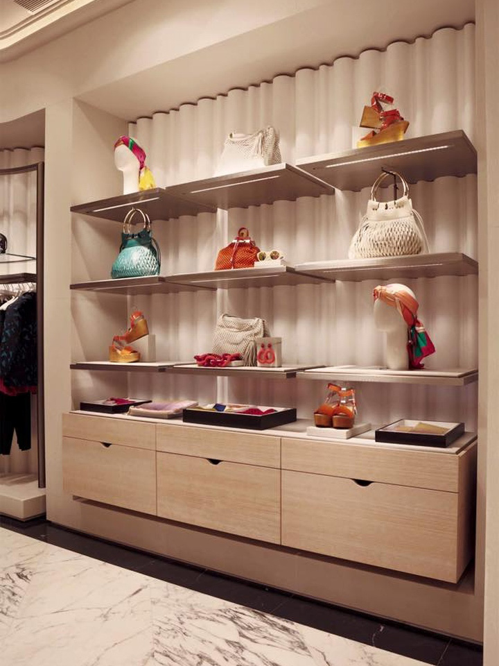 23_Uterque-Flagship-Store-Madrid-Spain-03.jpg