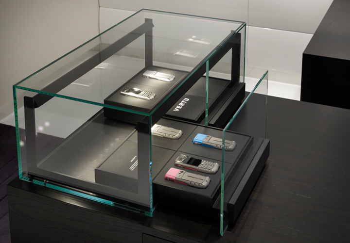 18_Vertu-flagship-store-by-Klein-Dytham-Tokyo-03.jpg