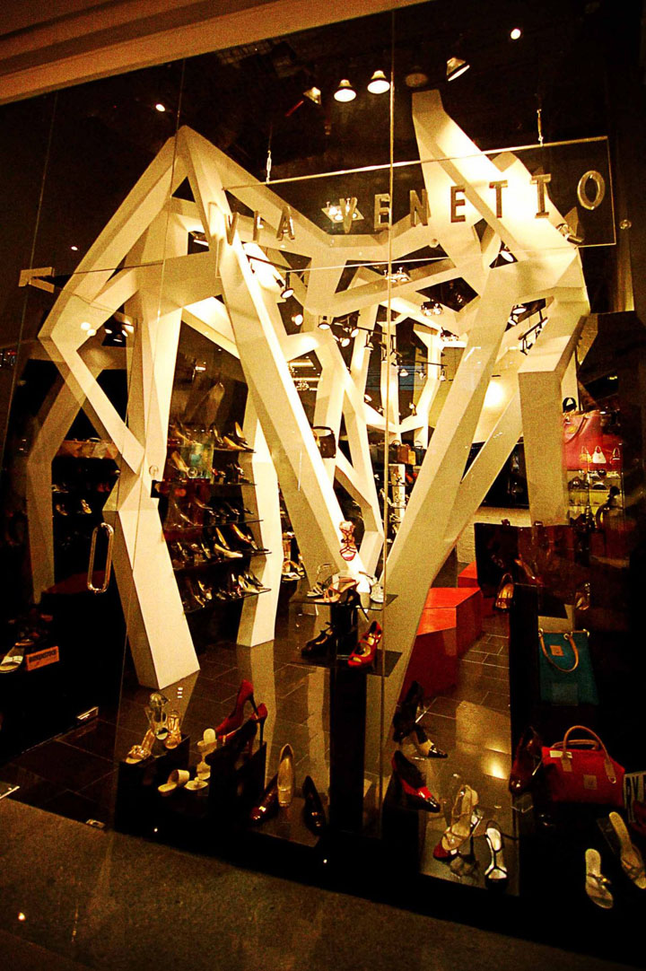 17_Via-Venetto-store-by-Buensalido-Architects-06.jpg