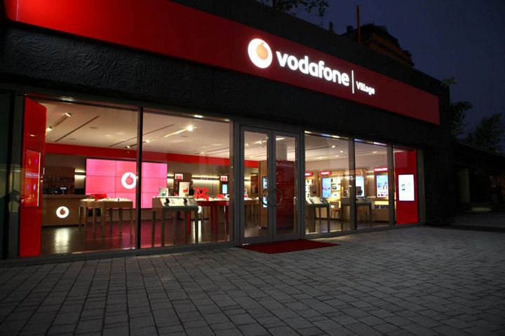 10_Vodafone-concept-store-by-iarchitects-Italy.jpg