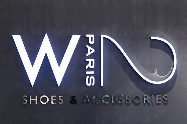 29_Waggon-shoe-store-by-Phardi-Architecture-Moscow-19.jpg