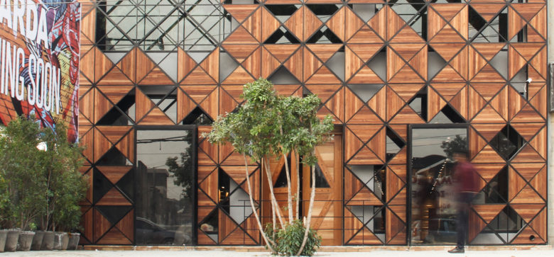 21_WARDA-flagship-store-by-Metropolitan-Studio-of-Architecture-14-780x363.jpg