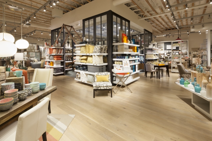 21_West-Elm-home-furnishings-store-by-MBH-Architects-Alameda-California-04.jpg