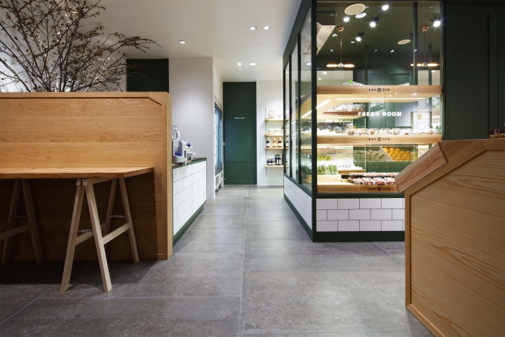 32_Yaoyasuika-vegetable-store-by-Headstarts-Yokohama-Japan-03.jpg