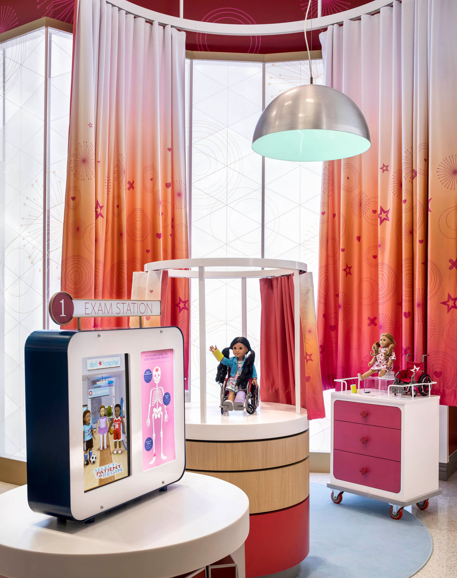 3_american-girl-julie-dollhospital-05.jpg