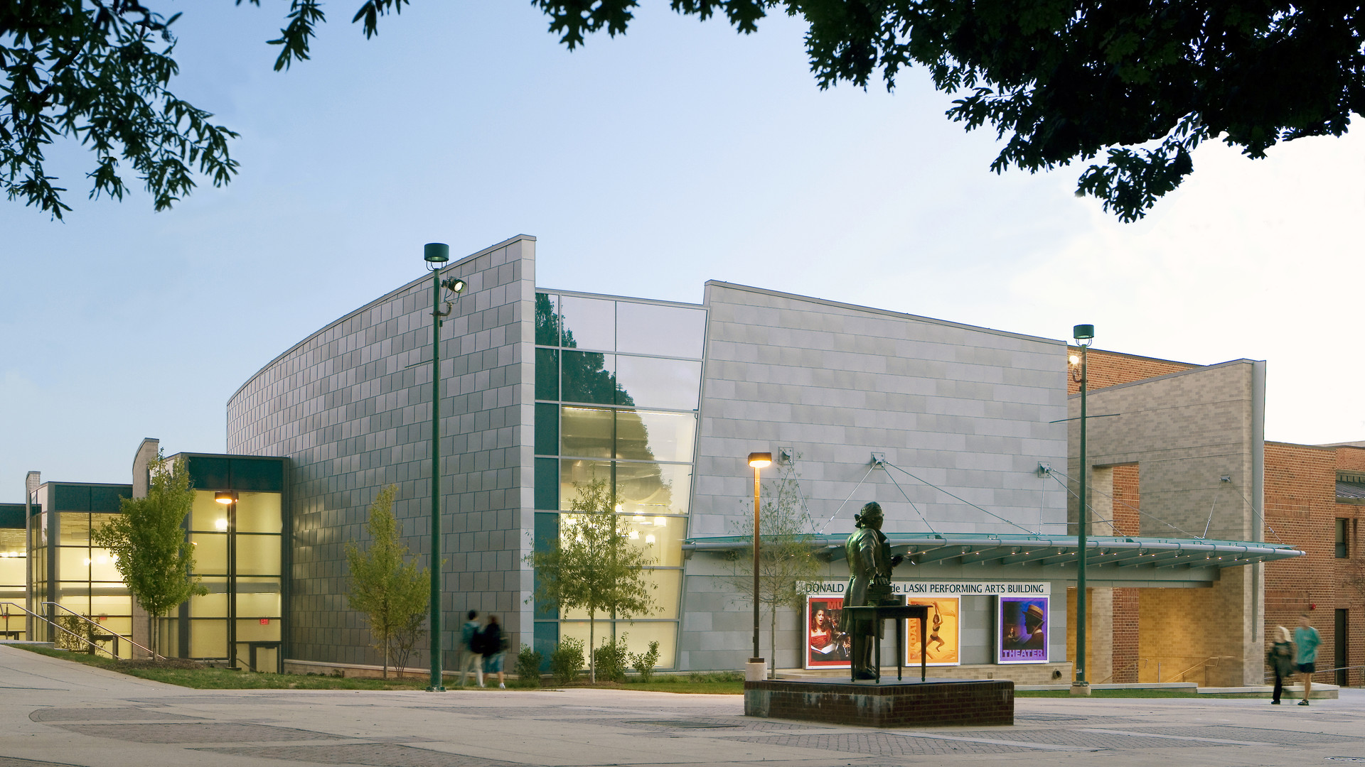 4_l_gmu-1154rt6-exterior.jpg