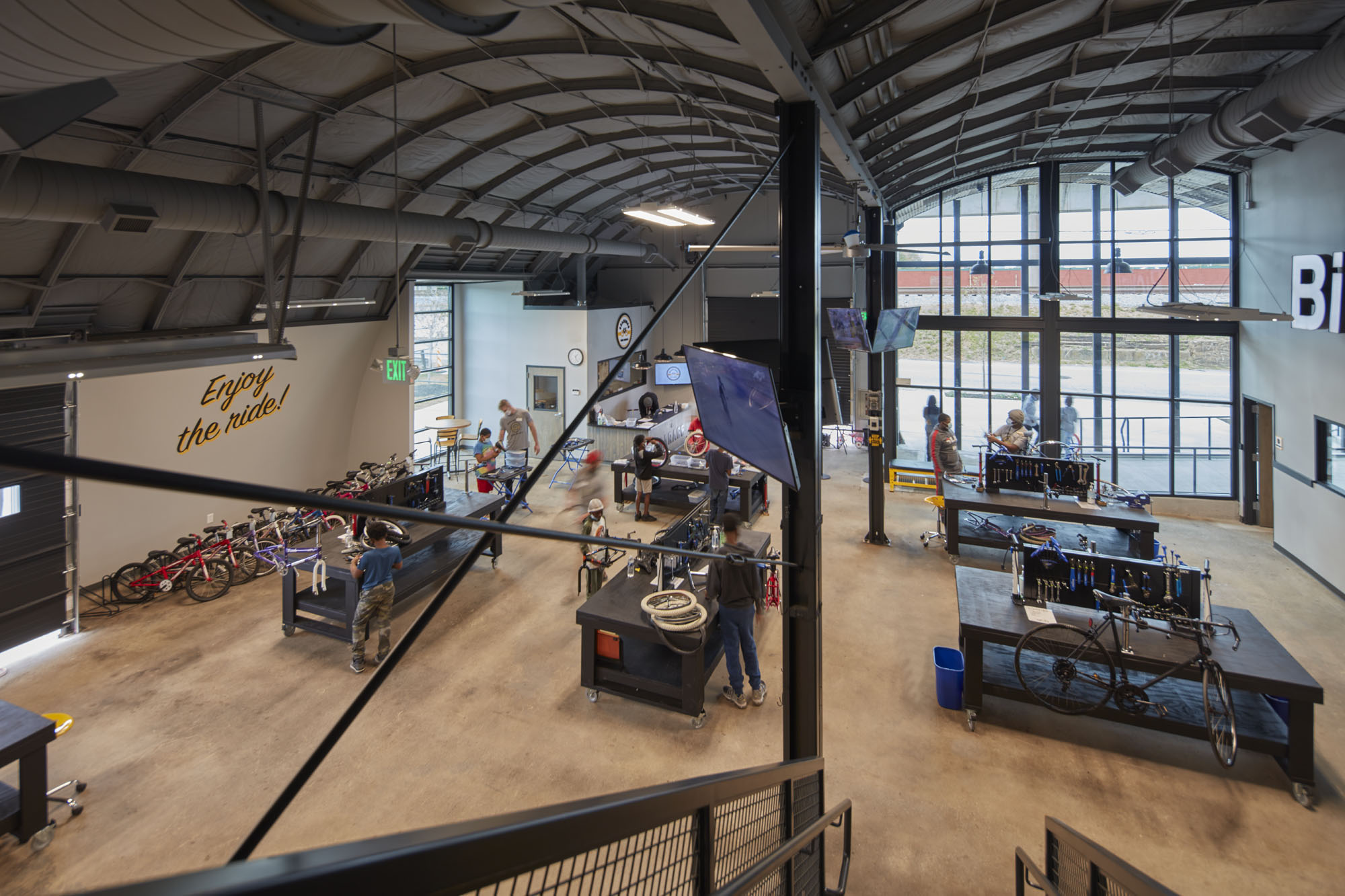 4_Bearings-Bike-Shop-011.jpg