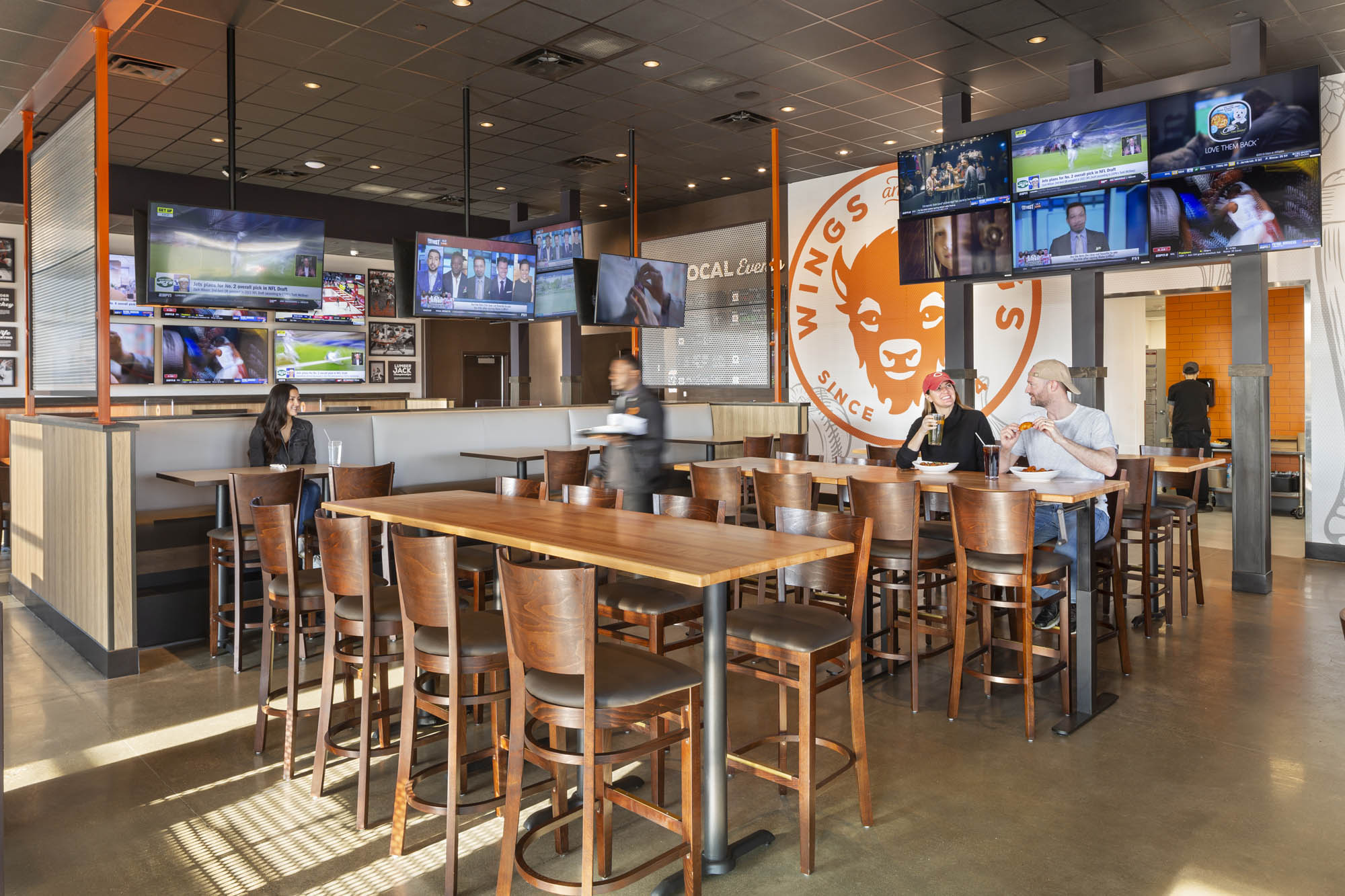 6_Buffalo_Wings_Rings_106.jpg