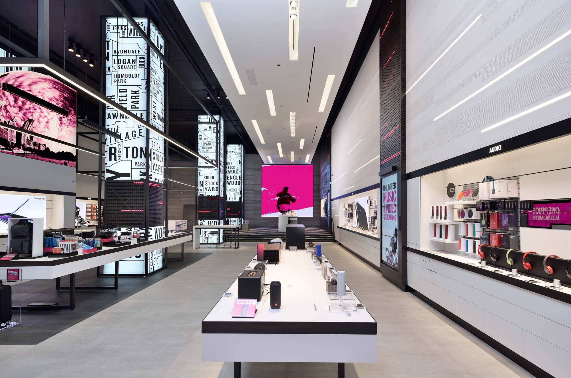 49_t-mobile-chicago-05.jpg