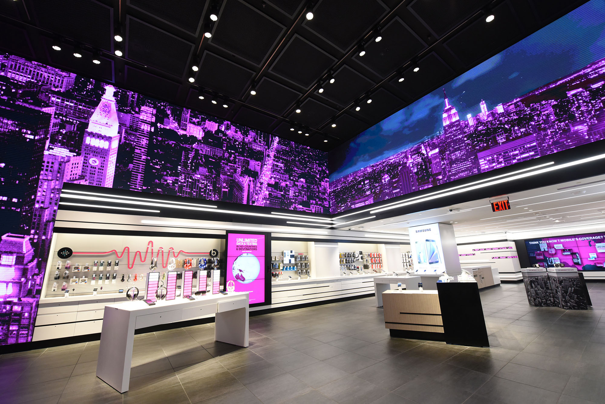 9_t-mobile-times-square-04.jpg